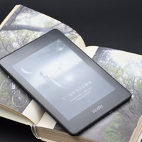 亚马逊 Kindle Paperwhite4 电子阅读器外观展示(屏幕|尺寸|机身|材质)