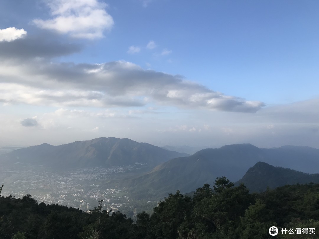 远眺深圳，挡在前面的就是鸡公山和大刀刃。