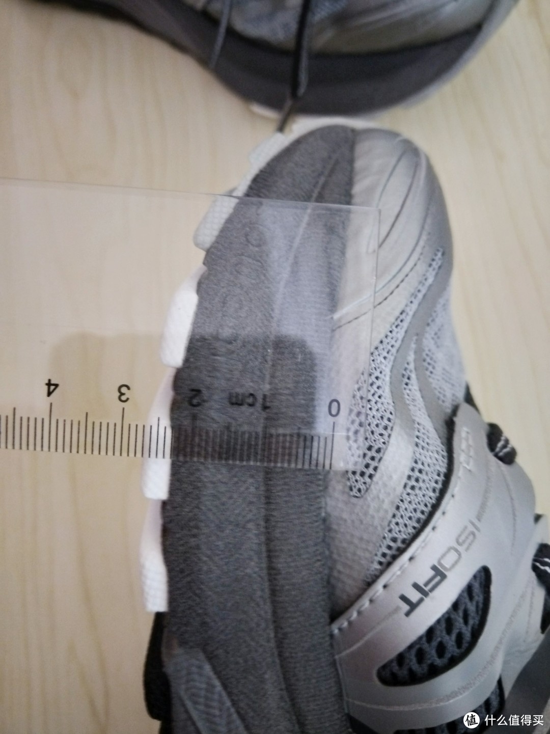 前掌27mm，作为支撑系的鞋款这鞋垫真的是有够厚了