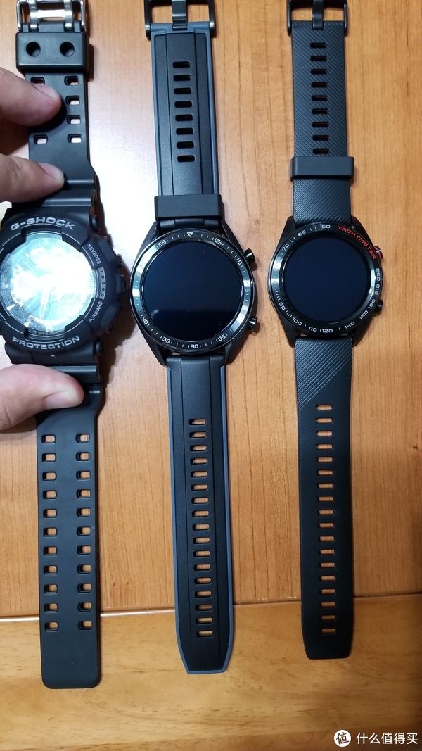 左起 GSHOCK 华为 荣耀