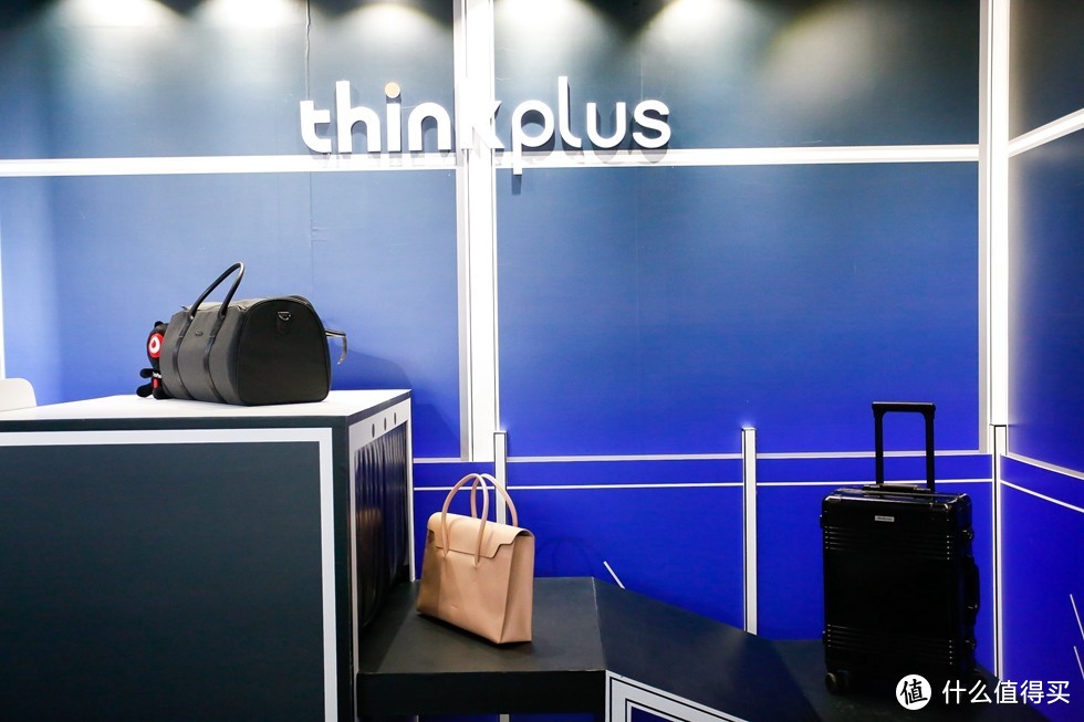 thinkplus 效率美学品牌好友头脑风暴会见闻，“口红电源”简评