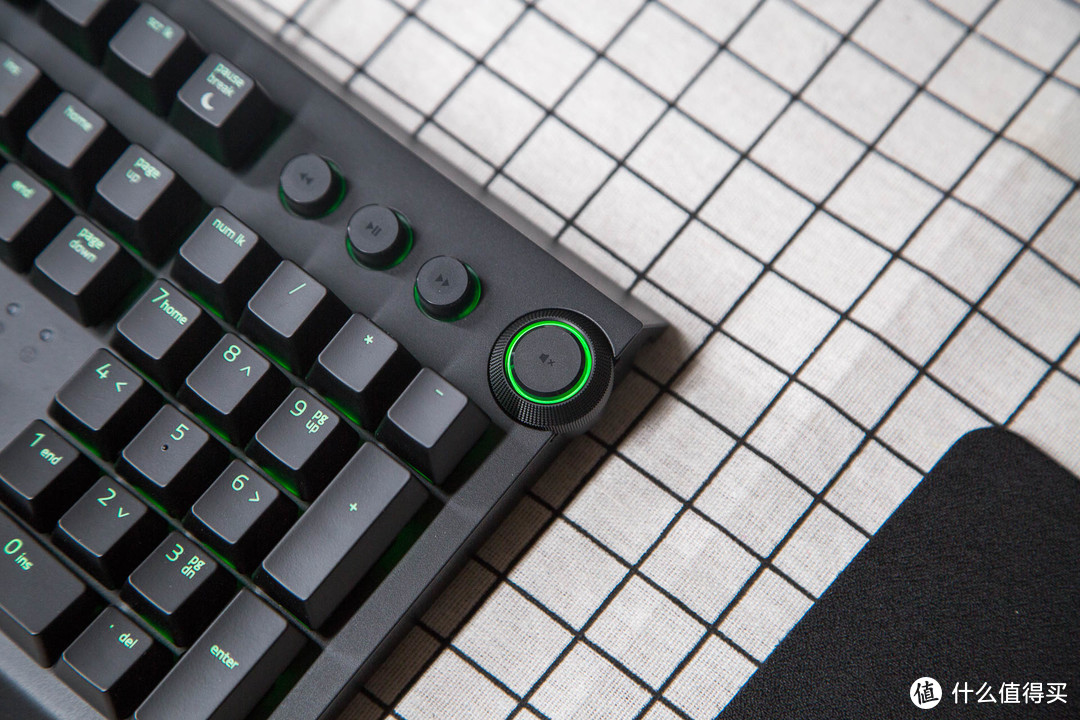 为了那一道绿光 雷蛇黑寡妇精英版RGB背光机械键盘体验