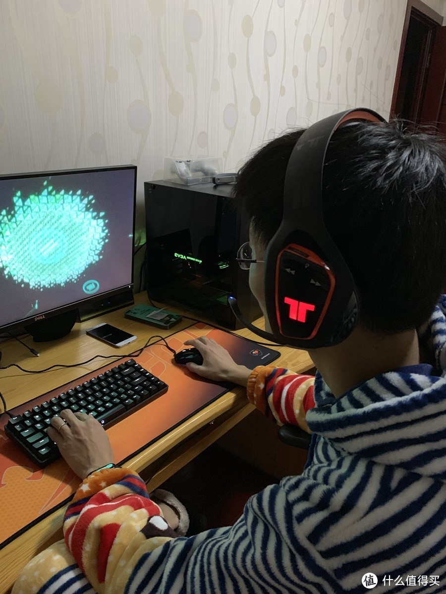 还需海量修改的新品无线电竞耳机 TRITTON ARK200