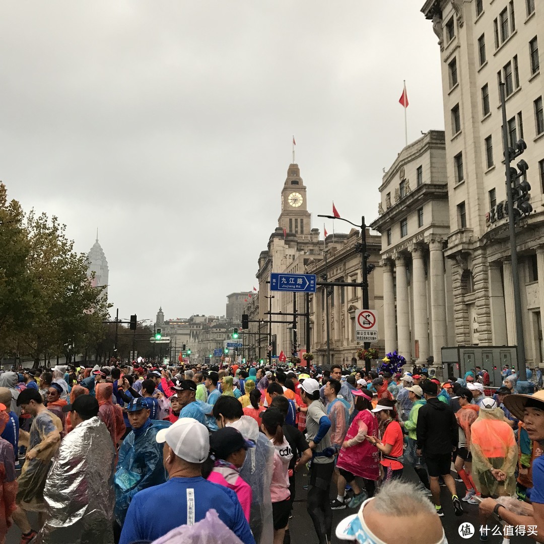 大雨中的PB！我的2018上海国际马拉松完赛全记录