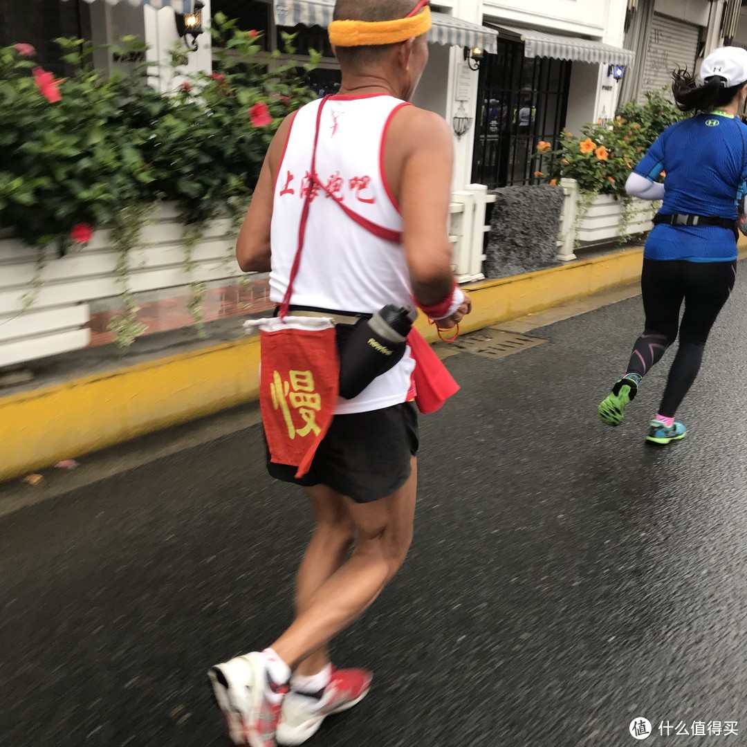 大雨中的PB！我的2018上海国际马拉松完赛全记录