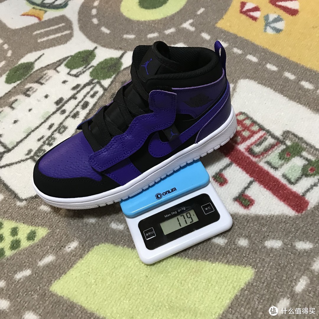 AIR JORDAN 1 MID ALT儿童篮球鞋