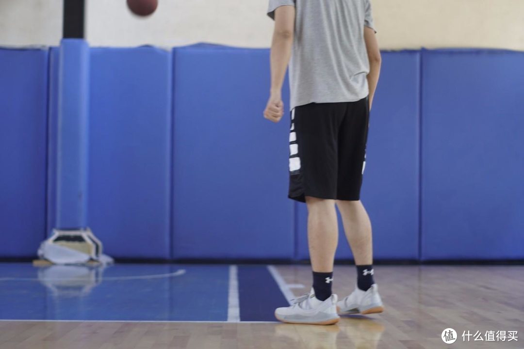 球鞋90秒第五十三期—UA CURRY 5