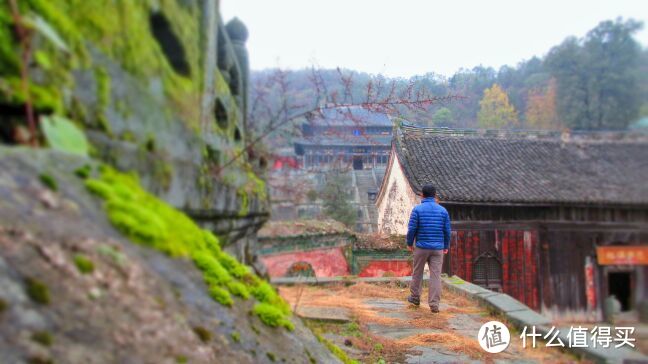 ​山就在那里，总有一段旅程满怀温暖—单人徒步探寻武当五龙宫祈福爱的人