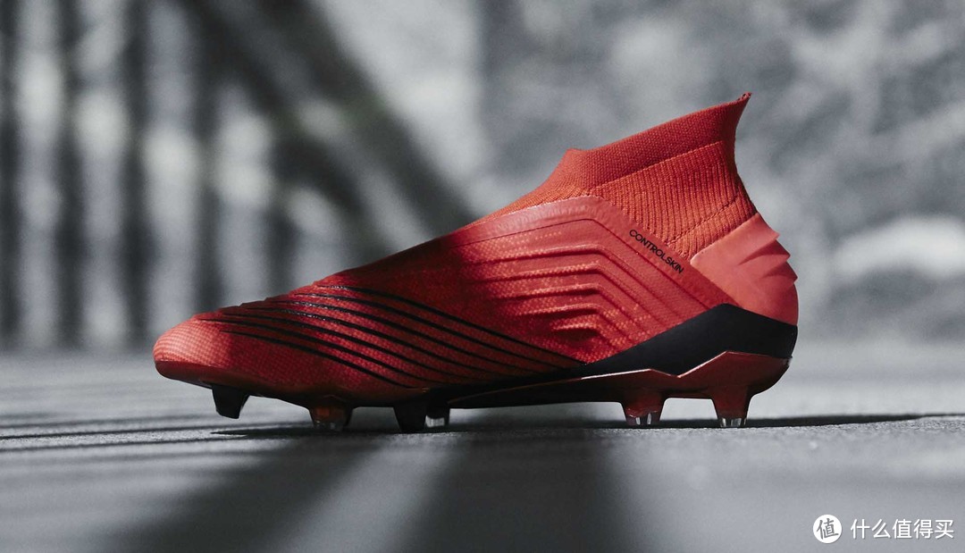 冬天里的一把火：adidas 阿迪达斯 推出 全新一代 Predator 19+FG AG 足球鞋
