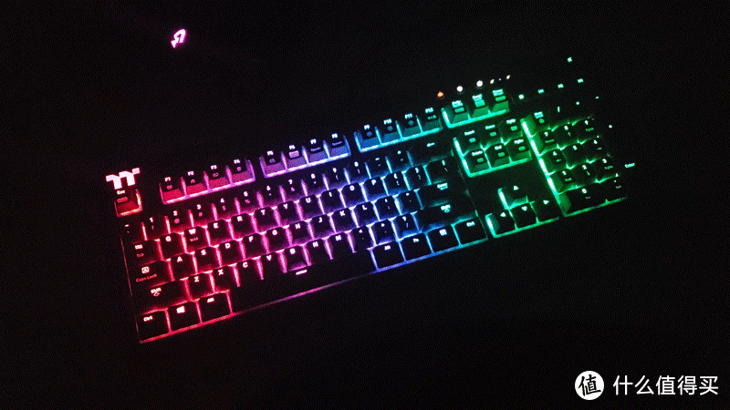 用手机APP来控制机械键盘的RGB灯效，这个脑洞有点大！