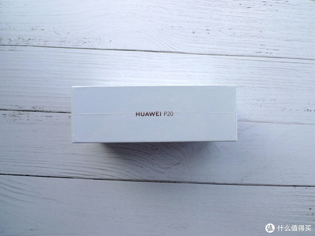 侧面“huawei p20”logo