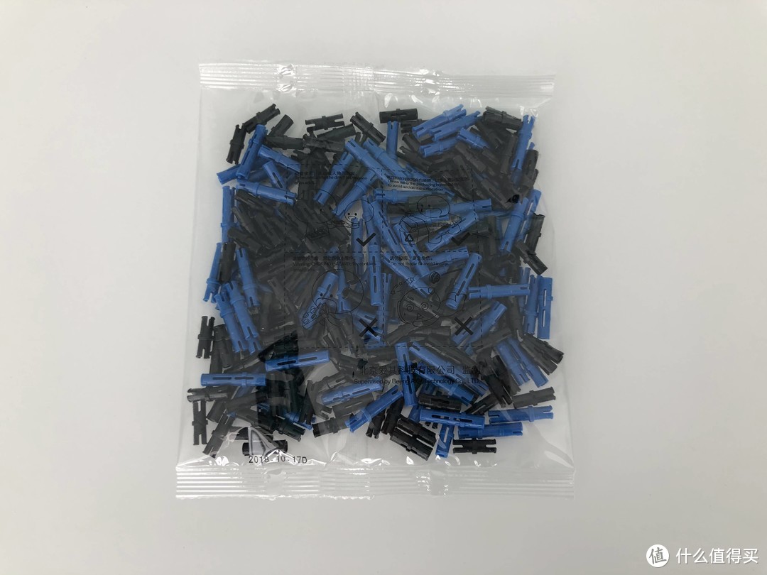 非乐高拼搭玩具初体验—米兔积木工程吊车