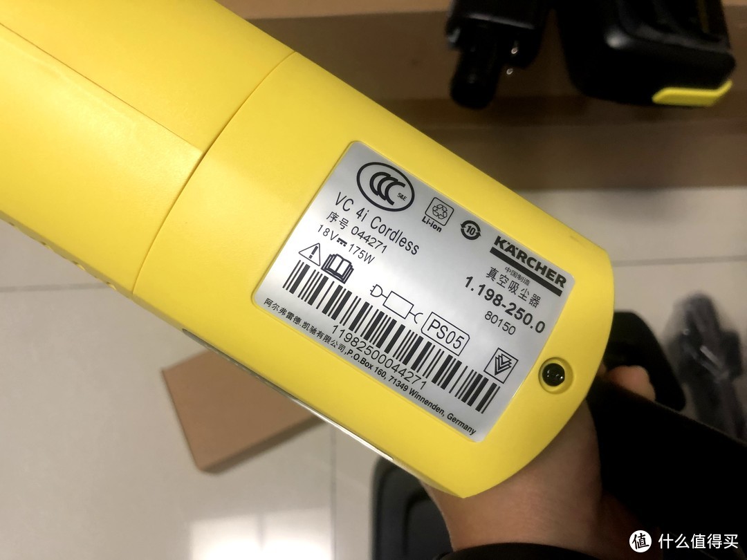无线吸尘器入门好选择 500块买个德国的吸尘器的优缺点 KARCHER