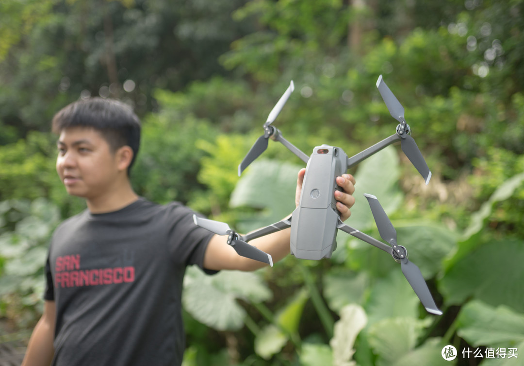 大疆Mavic 2 Zoom深度评测：真上帝视角有多爽？这台会飞的相机告诉你