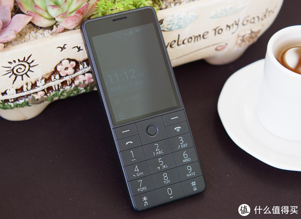 内置小爱同学的多亲AI手机 还能叫它老人机吗