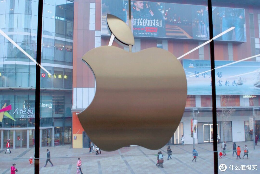 沈阳中街大悦城二楼的Apple LOGO