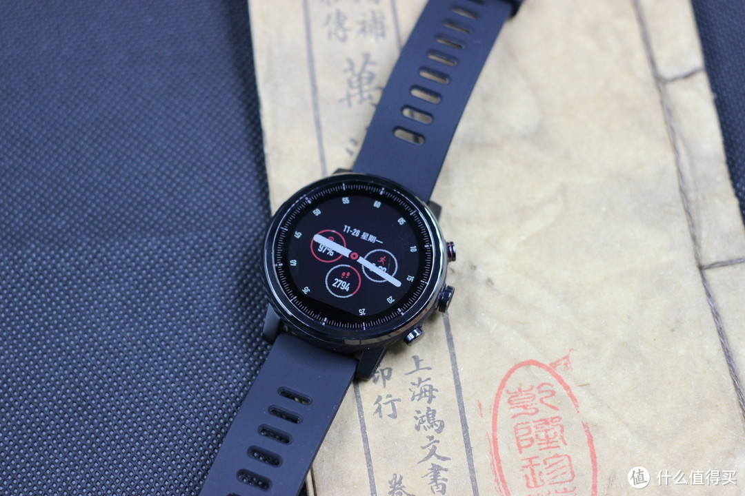 商务和运动都合适：AMAZFIT 智能运动手表2