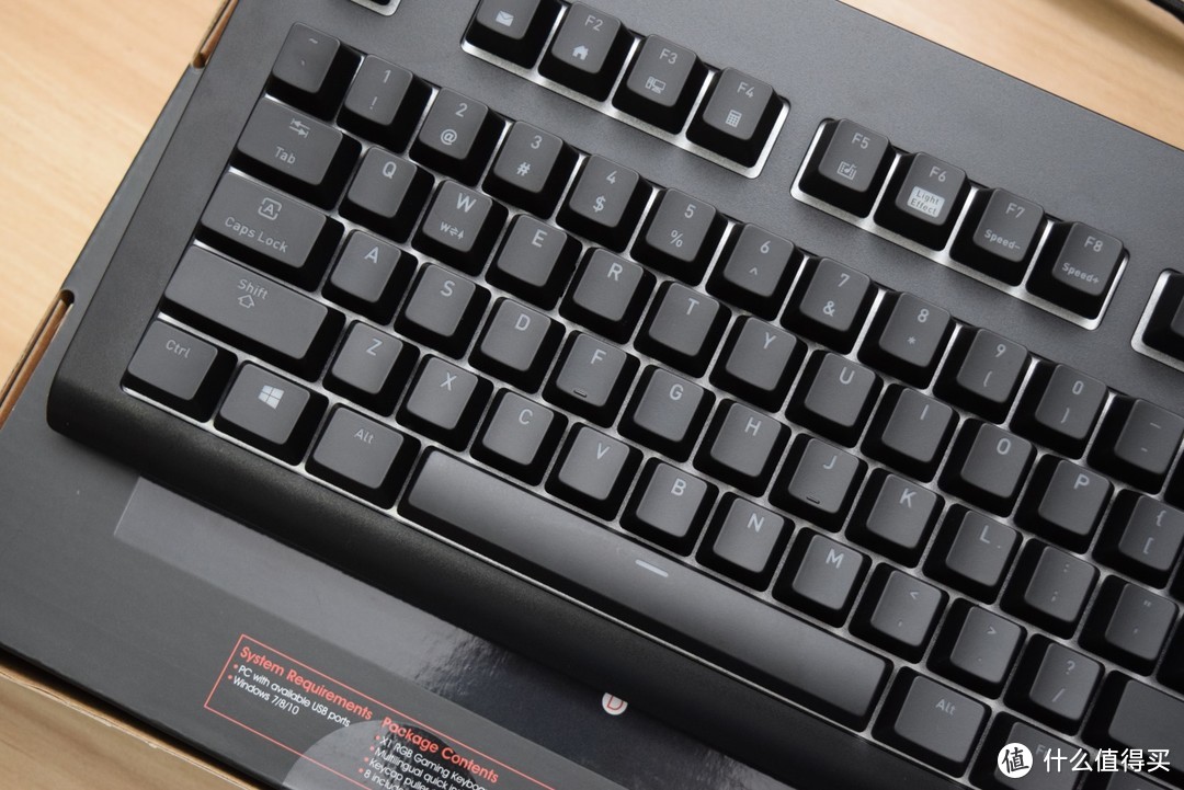 为电竞而生  rgb银轴机械键盘 tt星脉 x1