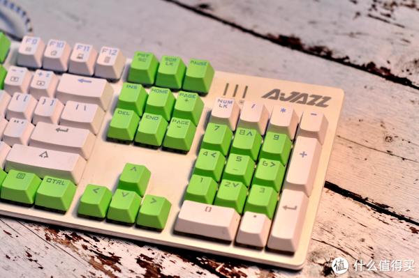 生活如此单调,是时候做一些改变,DIY键盘帽初入