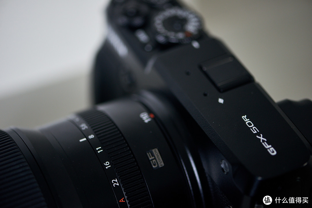 视频开箱：旁轴中画幅数码相机富士Fujifilm GFX 50R