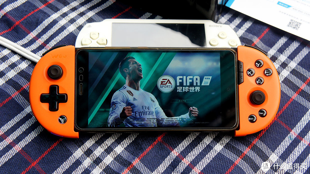 换个角度告诉你这手柄手感很特别的秘密飞智wee2t体验