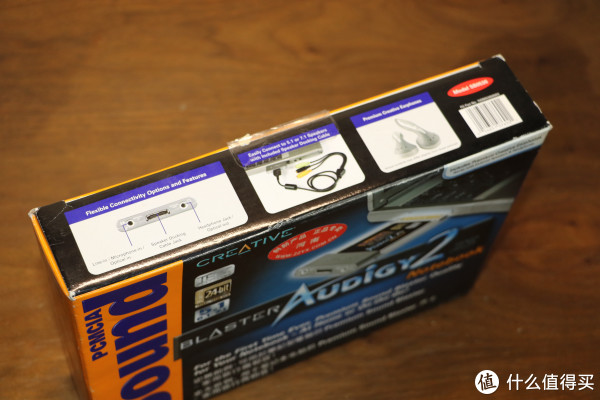 内容物：声卡、连接线、耳机