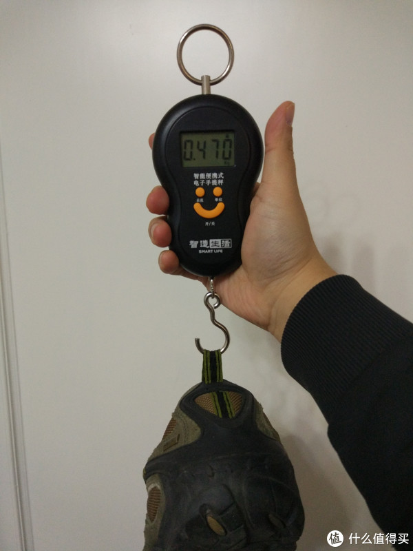 单只快1斤了，但V底耐磨，估计等鞋面破了，鞋底还完好