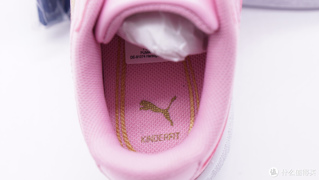 粉红粉红的 Puma 蝴蝶结童鞋