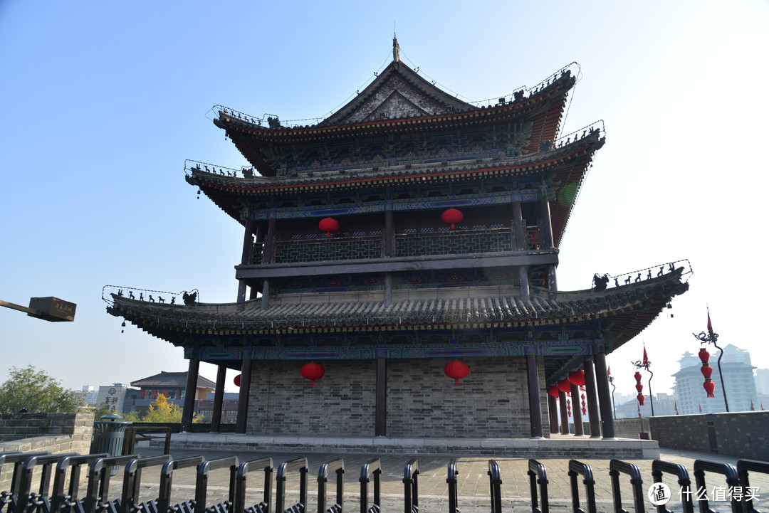 城楼上的建筑,应该是文昌门