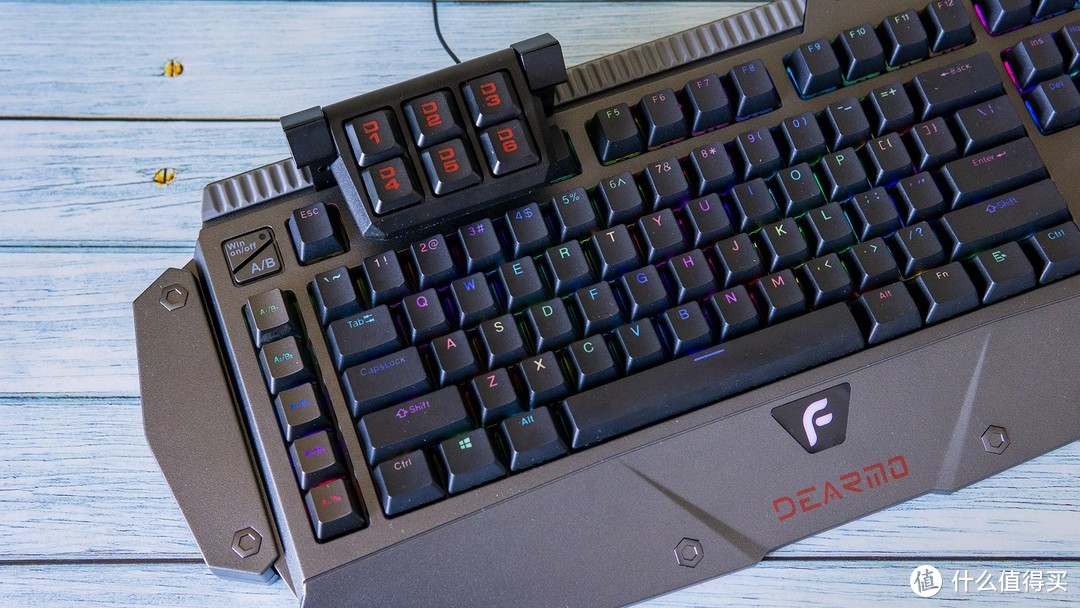 键盘上有搓衣板？迪摩F4鬼怪2.0（RGB）机械键盘体验