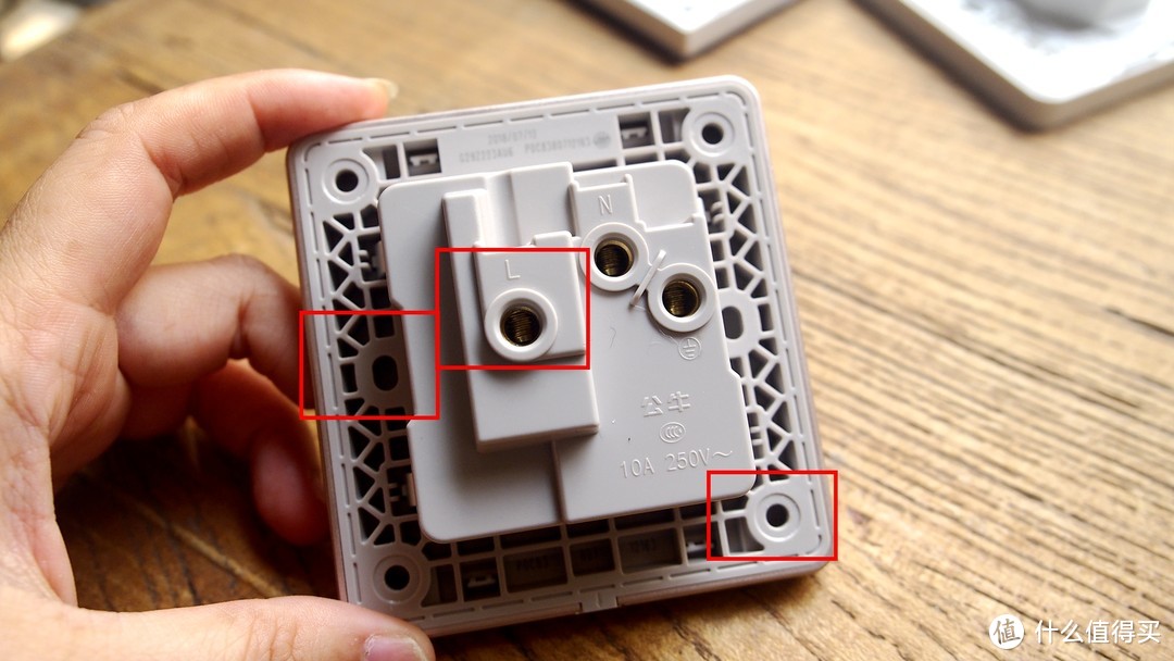 无边框开关插座实力拆解评测：罗格朗、施耐德、西门子、西蒙和公牛