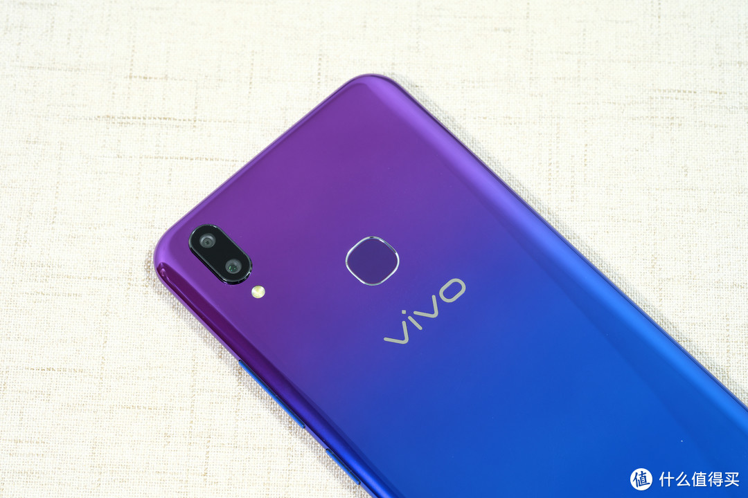 颜值至上——vivo Z1青春版手机开箱评测