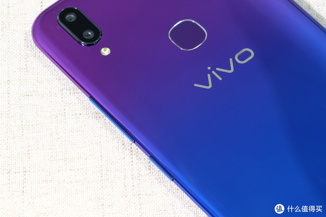 颜值至上——vivo Z1青春版手机开箱评测