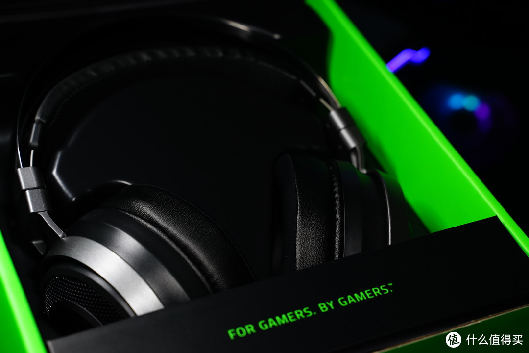 耳膜SPA——Razer Nari Ultimate影鲛终极版THX头戴式7.1声道超感无线电竞游戏耳麦