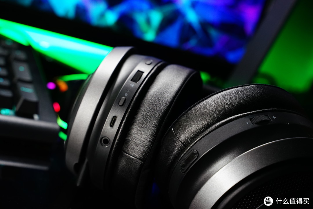耳膜SPA——Razer Nari Ultimate影鲛终极版THX头戴式7.1声道超感无线电竞游戏耳麦