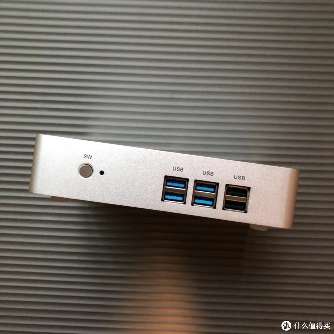 前面板有4个USB3.0+2个USB2.0