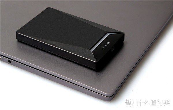 USB 3.1 TYPE-C、320+MB/s读取：GALAXY 影驰 发布 GA-T120 移动固态硬盘