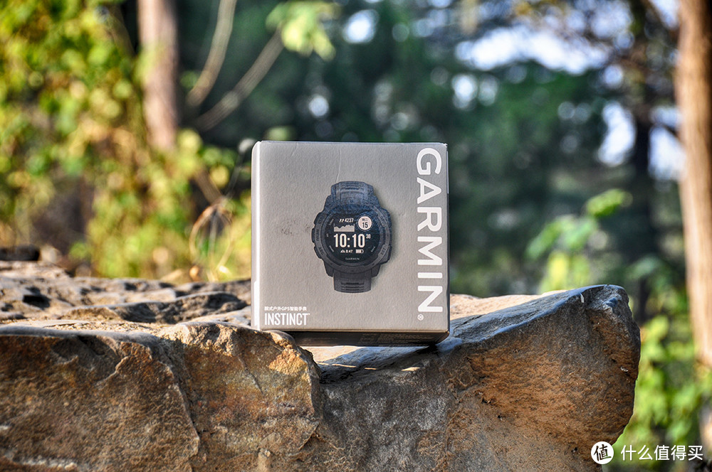 Garmin Instinct本能户外腕表，户外玩家腕上忠实的多能伙伴