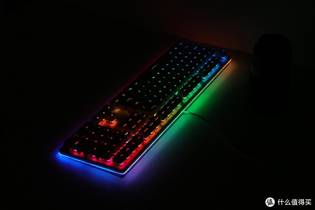 键盘灯光还可以这样设计  达尔优 EK925+YeeLight LED灯带