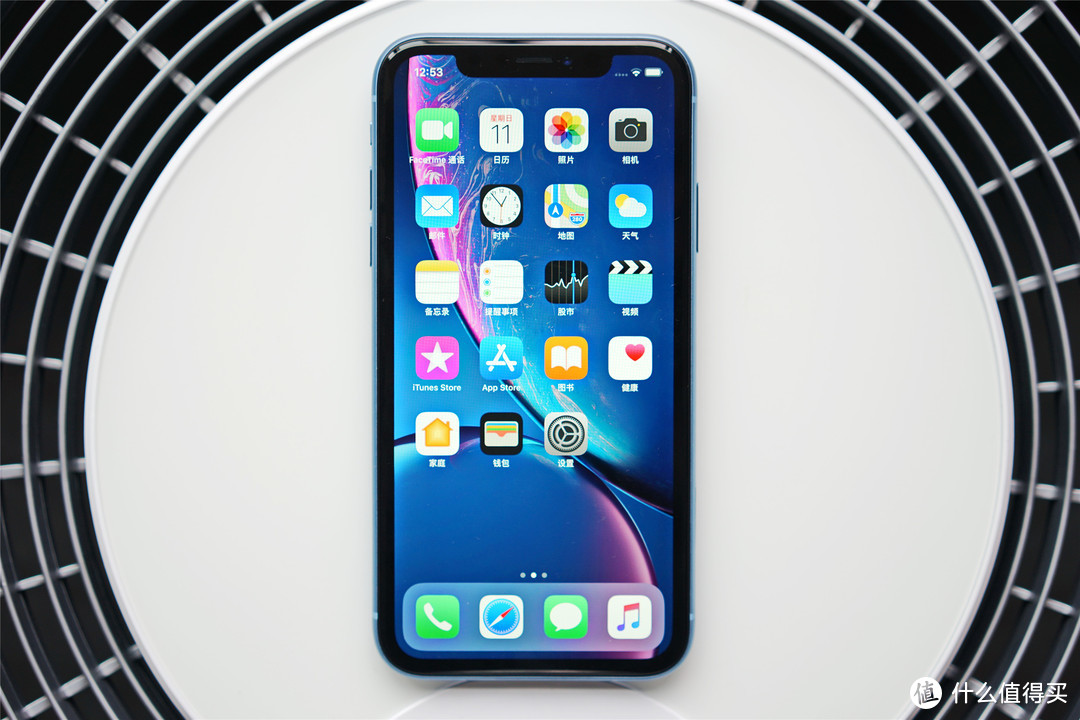 大黑边的iPhone值不值得买？—iPhone XR上手体验