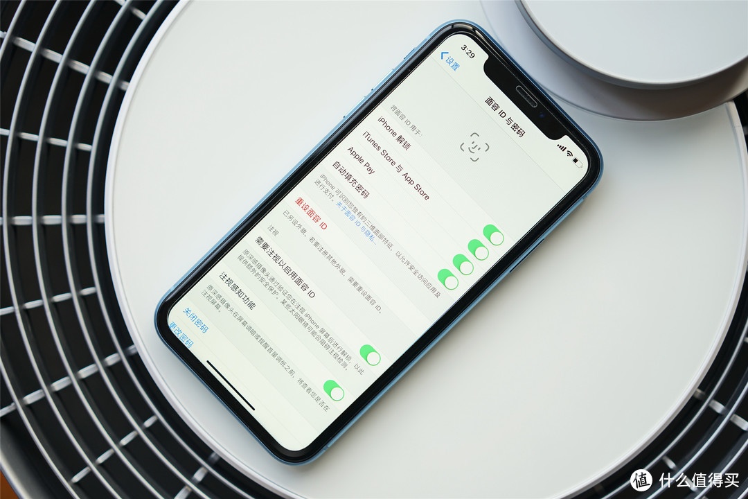 大黑边的iPhone值不值得买？—iPhone XR上手体验