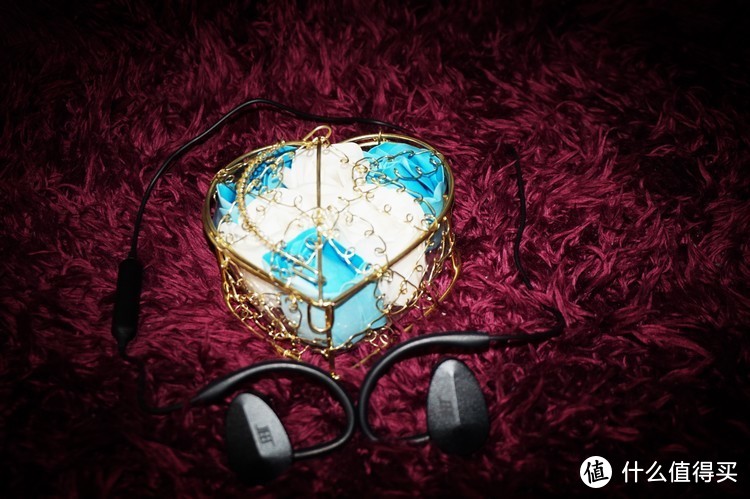 音乐与运动的跨界结合—JEET X 勇士限量版蓝牙耳机测评