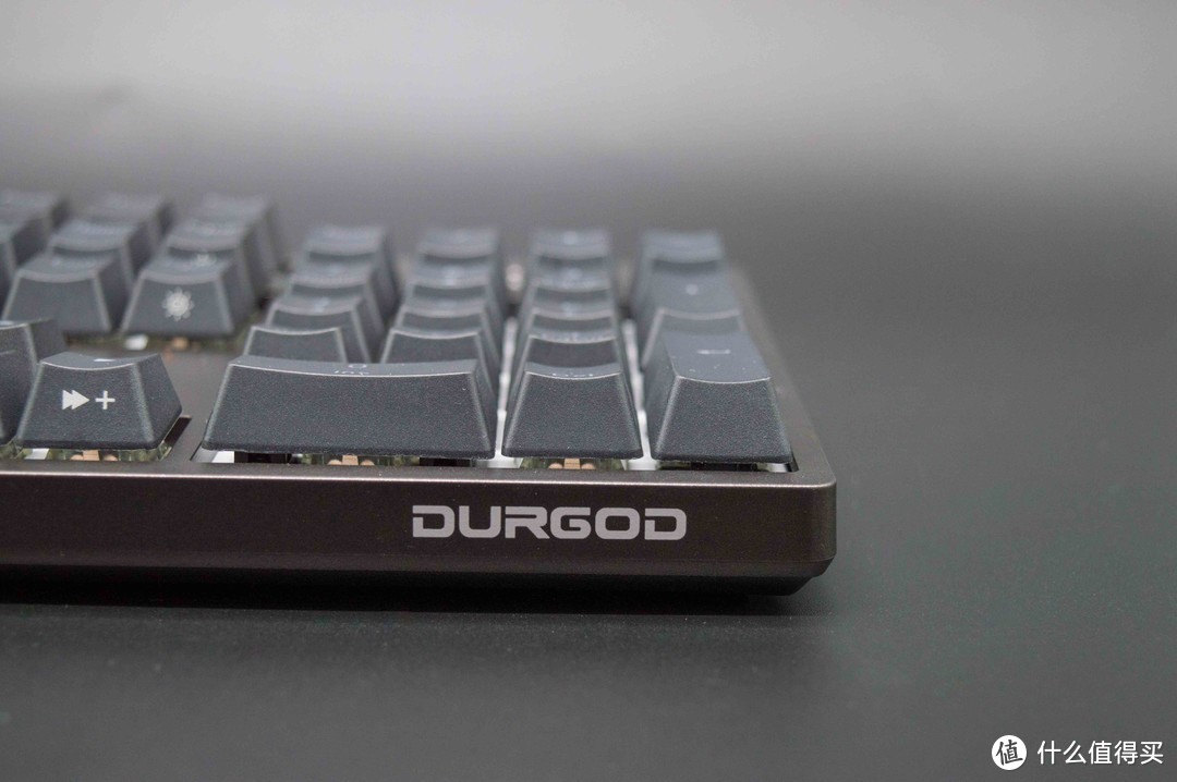 可玩性MAX——杜伽DURGOD金牛座K310RGB键盘开箱