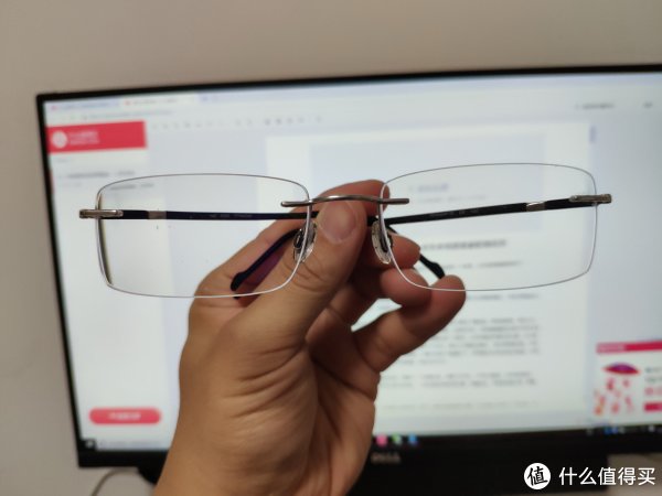 眼镜使用很好,比较舒服