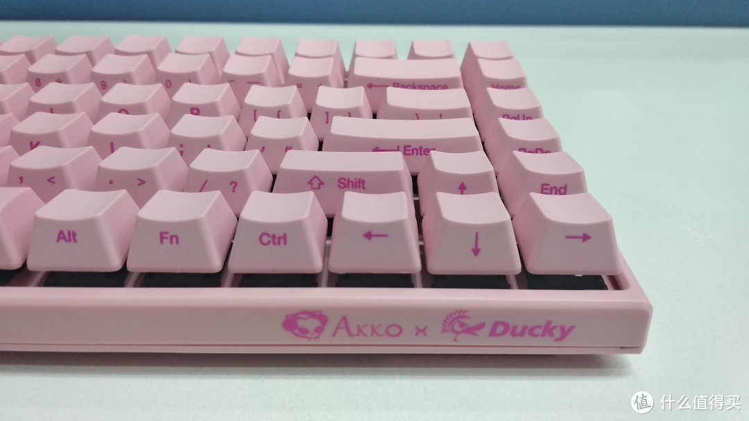 更紧凑！更便捷！Akko X Ducky 3084 PBT侧刻樱桃粉机械键盘