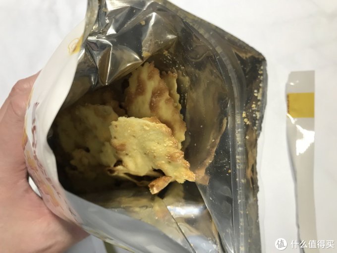 图片关键词 零食选择恐惧症的克星:三只松鼠巨型网红零食大礼包