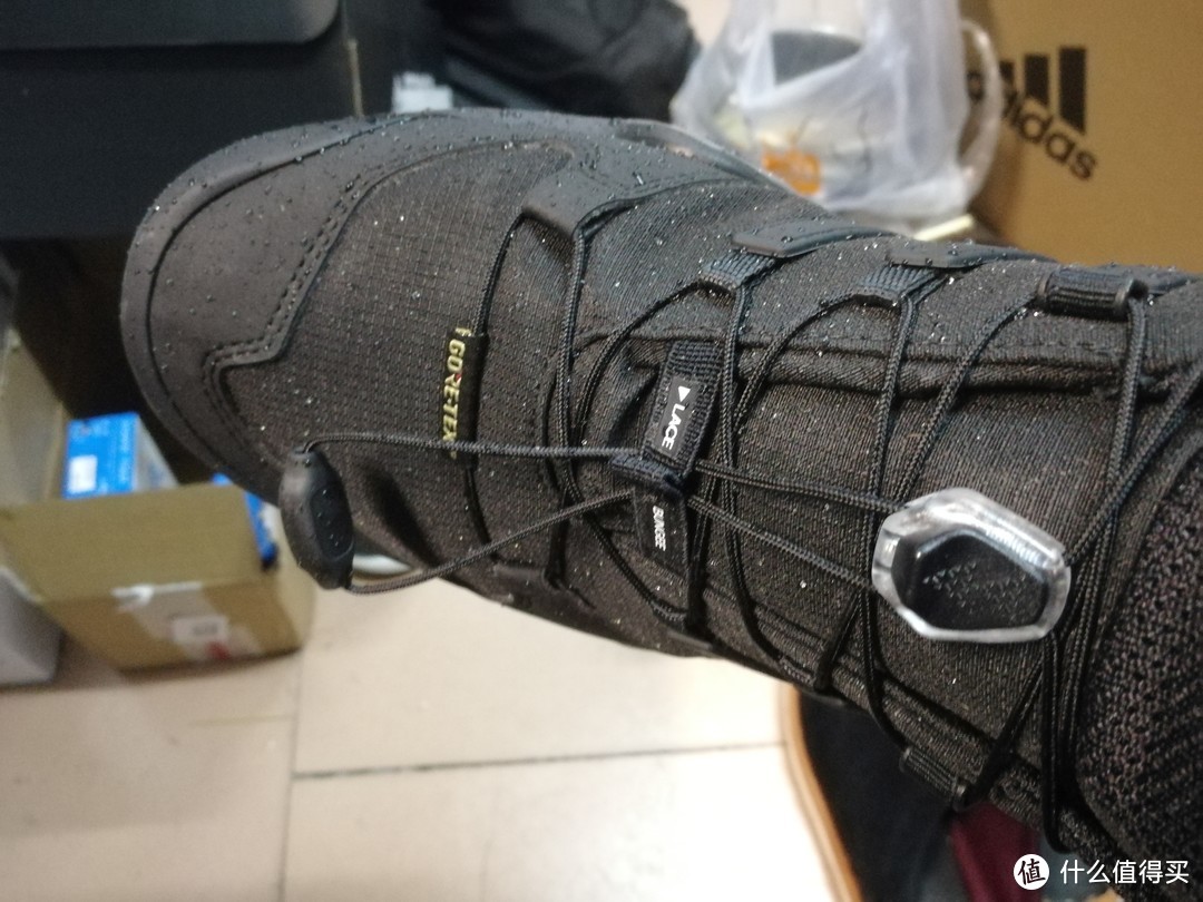 300块秋冬雨季穿什么？阿迪达斯 Adidas TERREX SWIFT R2 GTX 开箱晒单