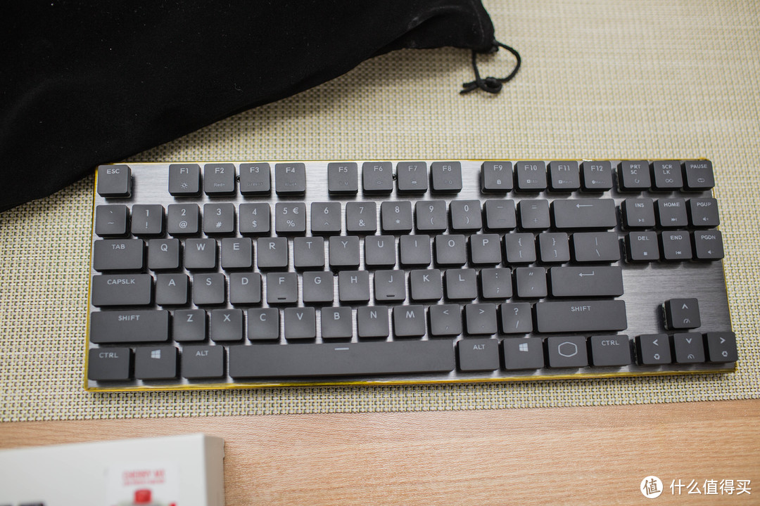第一款樱桃矮轴，让轻薄便携与手感兼顾—酷冷至尊SK630 87键盘