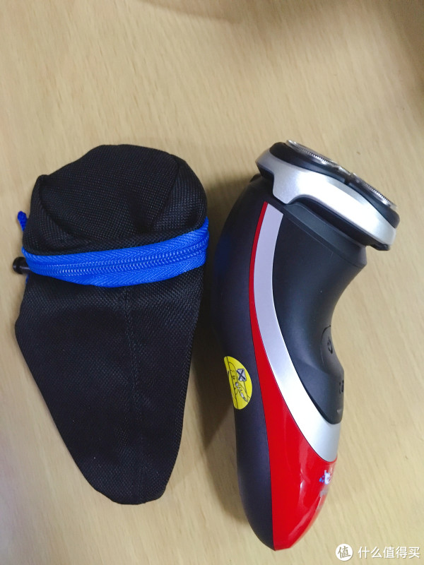 旅行袋和机身，送旅行袋真是意外，以后不用裸奔了