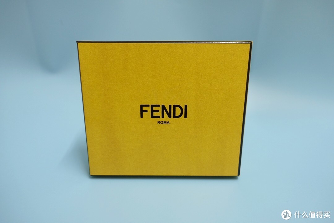 第一个潮品产品：FENDI男士钱包